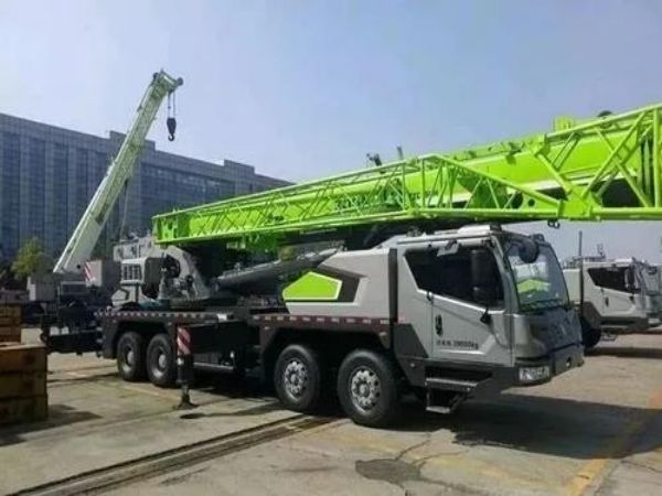 锡山区吊车出租公司电话_吊车出租影响价格有哪些方面